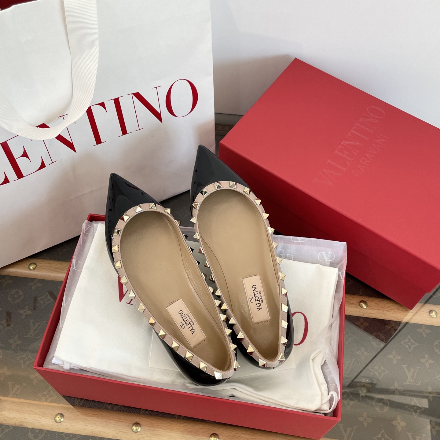 VT Pointed-Toe Flats DD25071925