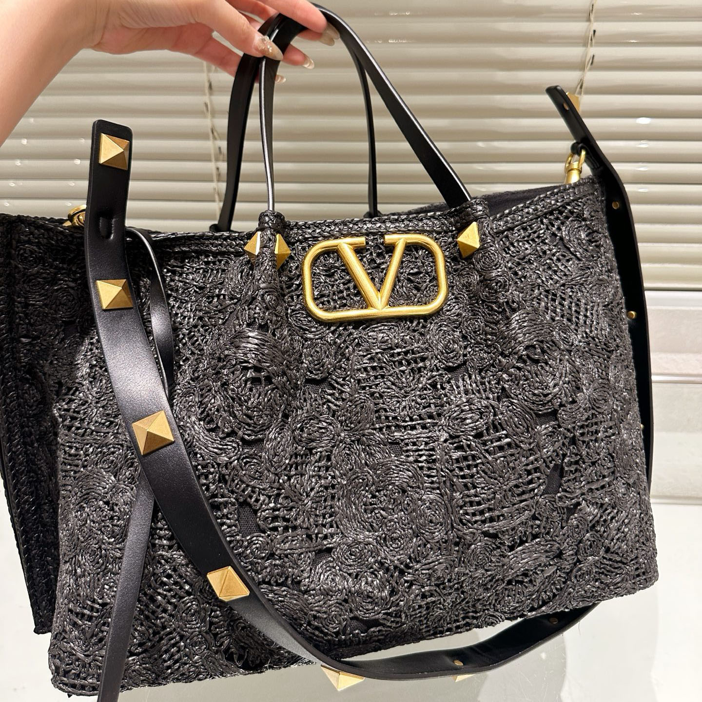 VT Best - Selling Tote DD25071913