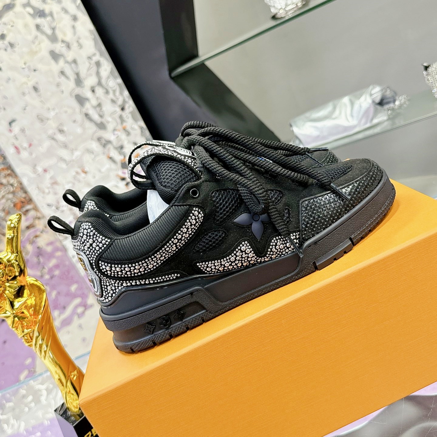 LV Mid - top Leather Round - Toe Lace - up Skate YV24061824