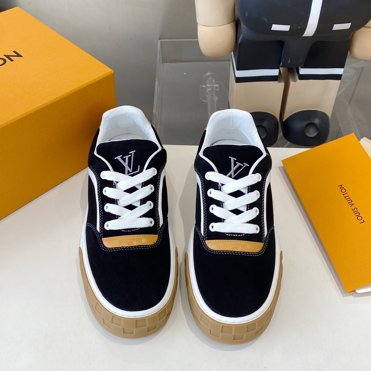 LV Men's Low - top Casual Sneakers YV24072201