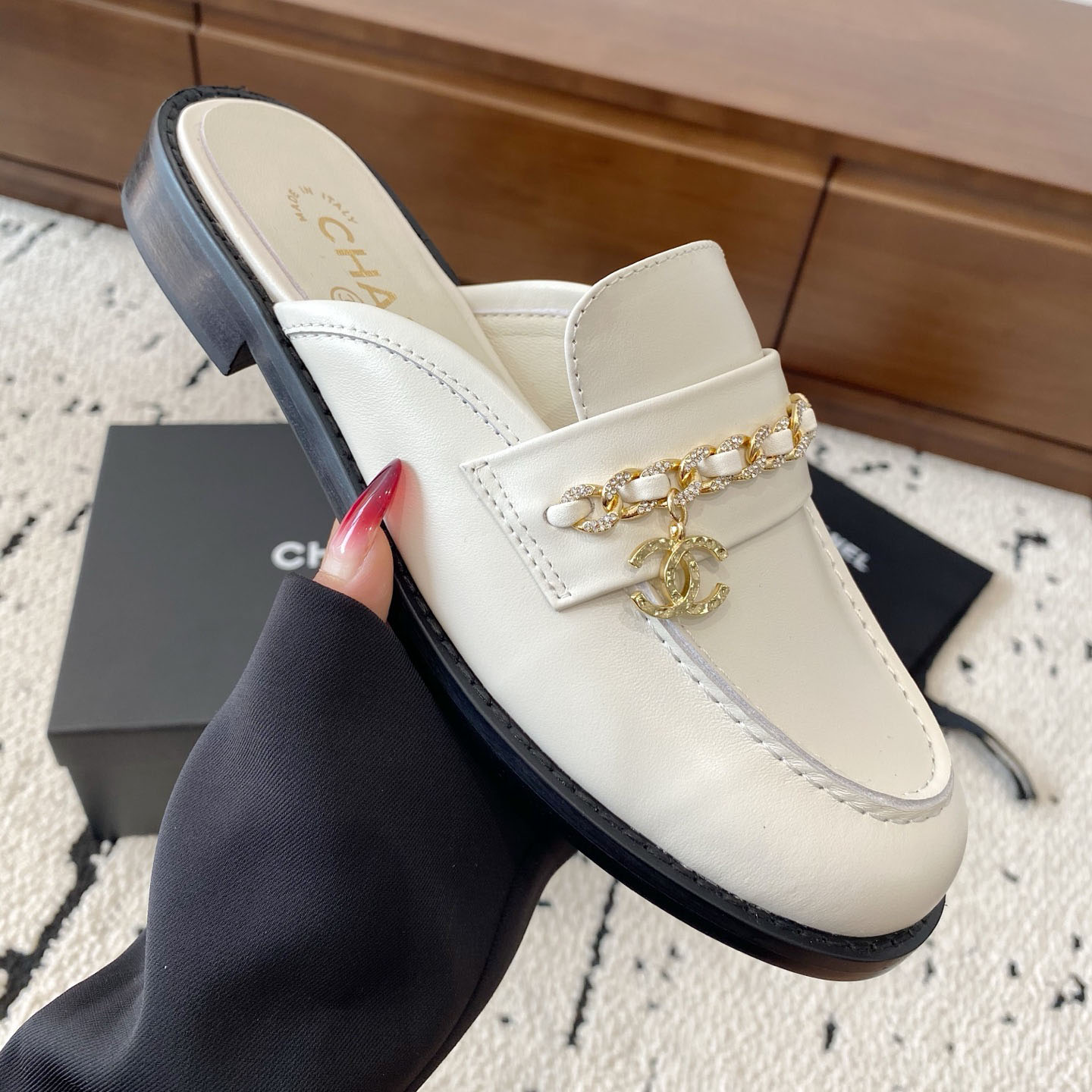 CH Chain Buckle Loafers DD25072132