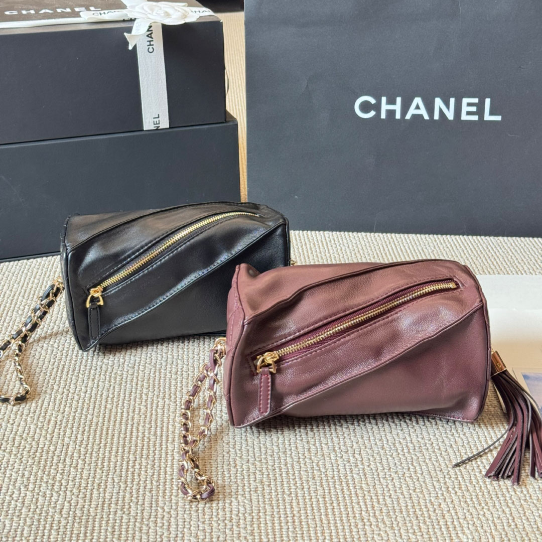 CH New Fringe Clutch DD25072149