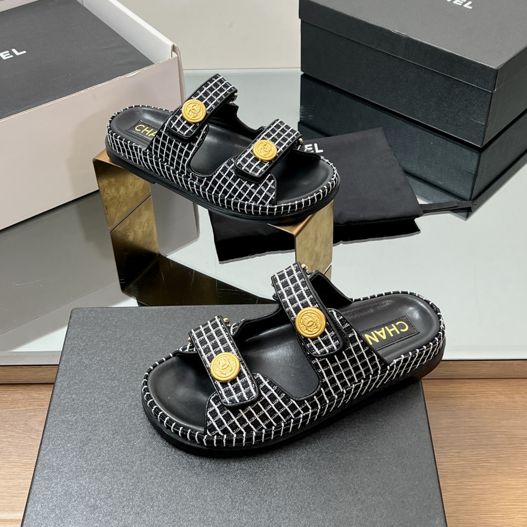 CH New Fashion Sandals DD25072122