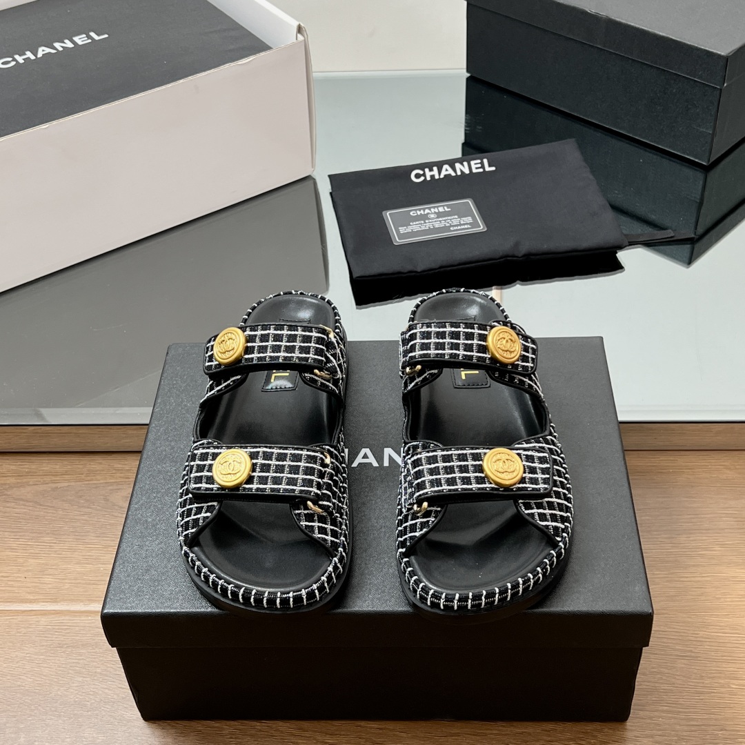 CH New Fashion Sandals DD25072122