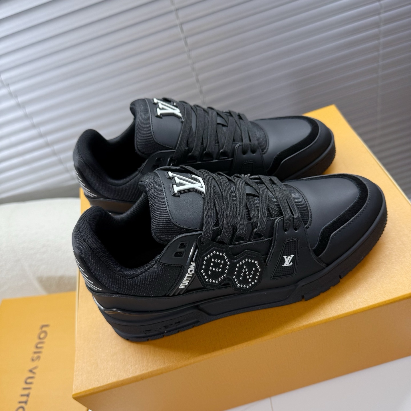 LV Women's trainer sneakers YV24072203