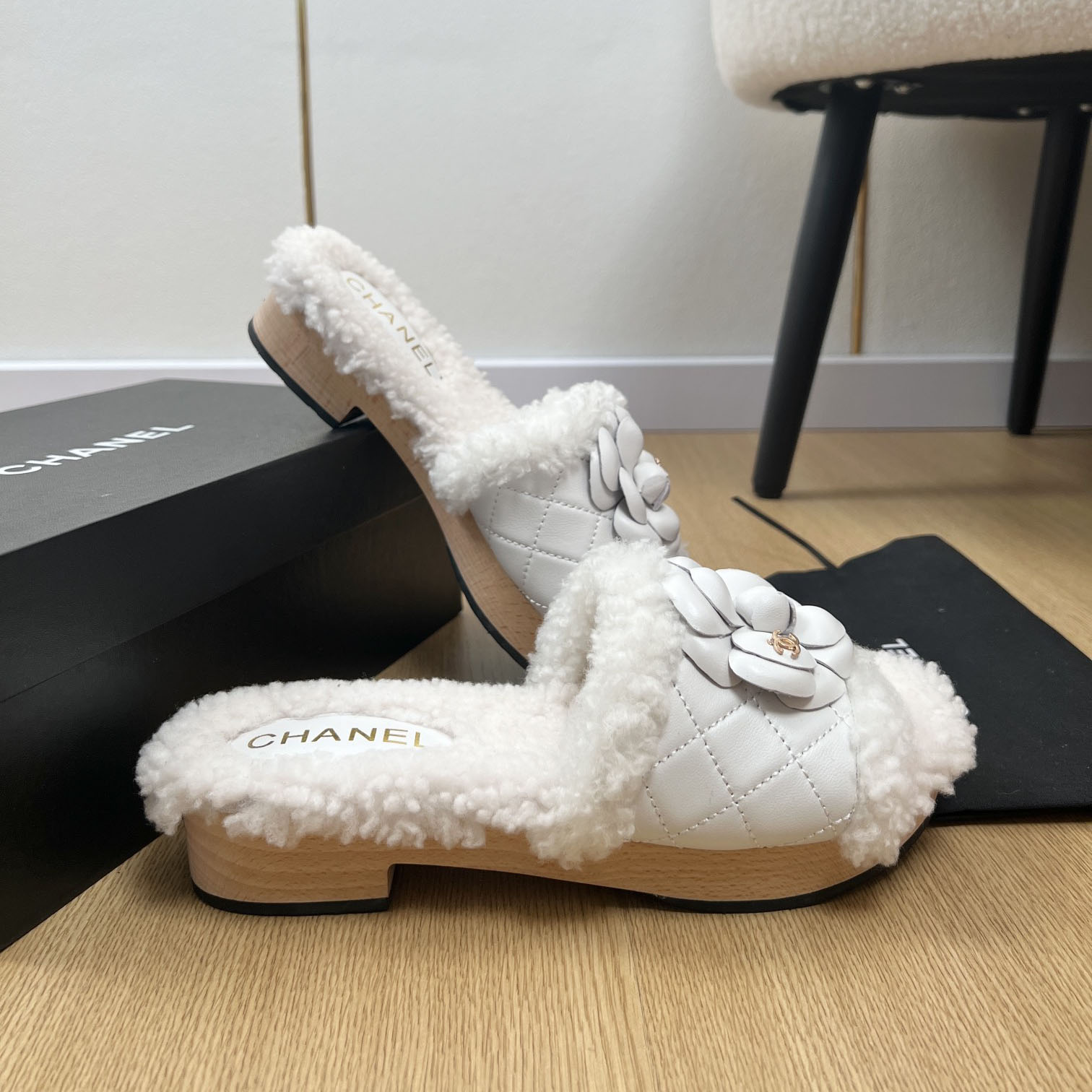 CH Camellia Wool Slippers BB25072305