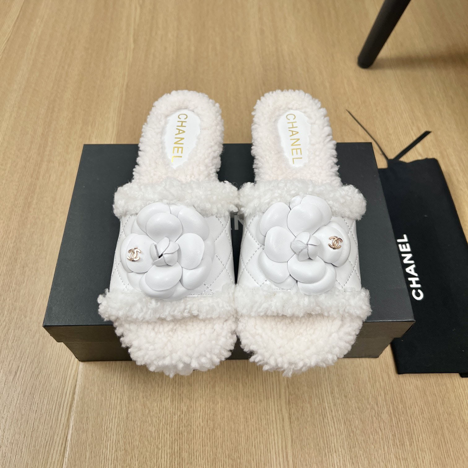 CH Camellia Wool Slippers BB25072305