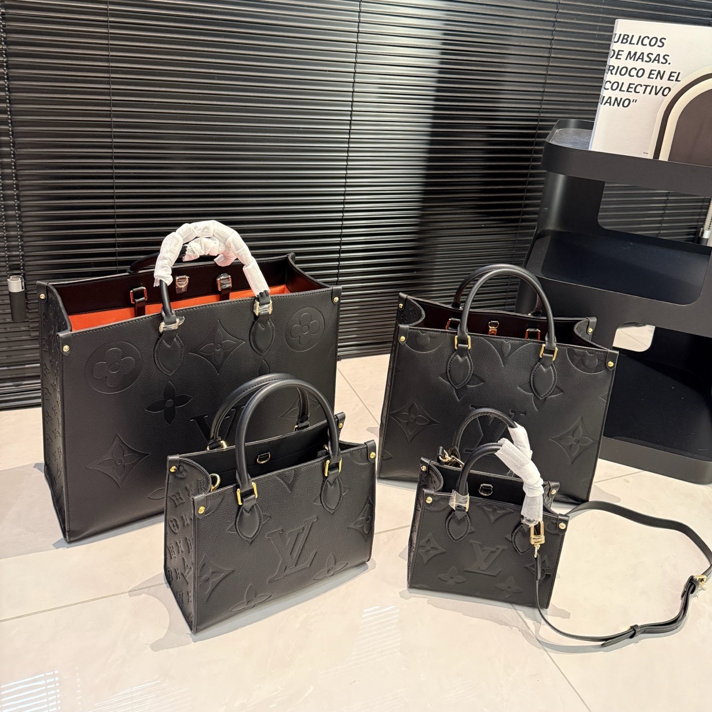 LV  Monogram  OnTheGo  YV24072305