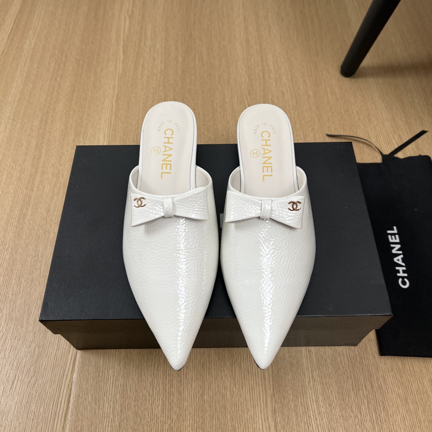 CH Pointed-Toe Bow Mules BB25072307