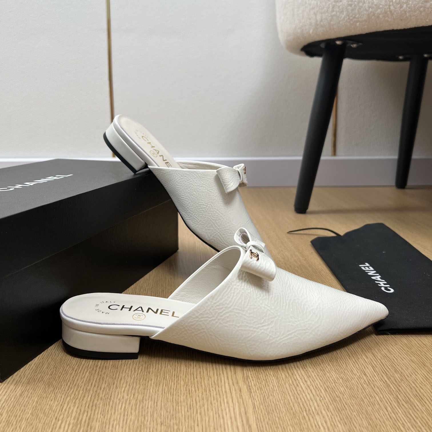 CH Pointed-Toe Bow Mules BB25072307