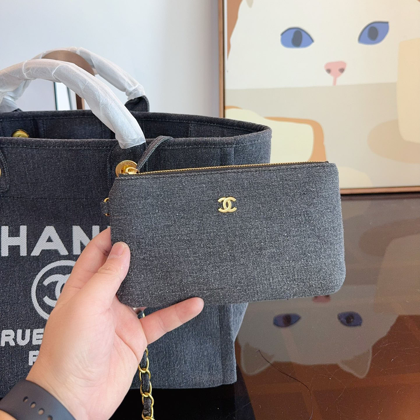 CH Charcoal Gray Canvas Tote BB25072321