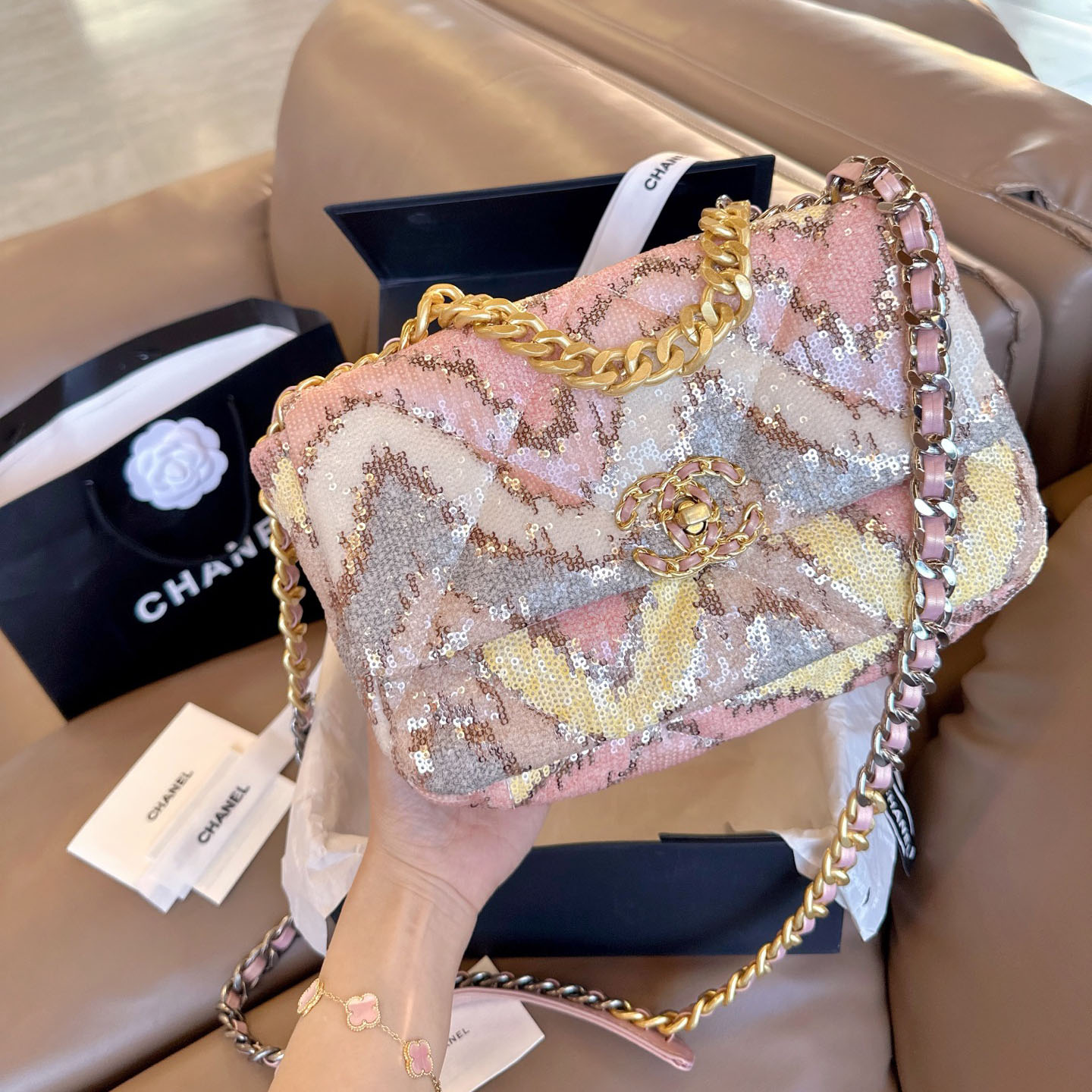 CH New 19 Bag BB25072324