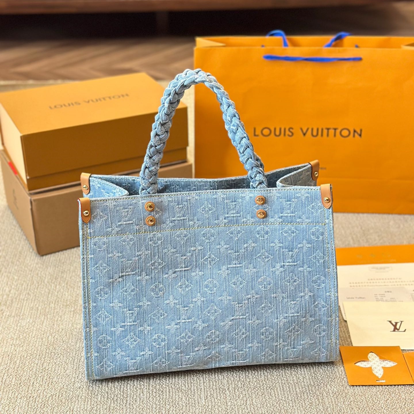 LV Denim - material Monogram  OnTheGo  YV24072306