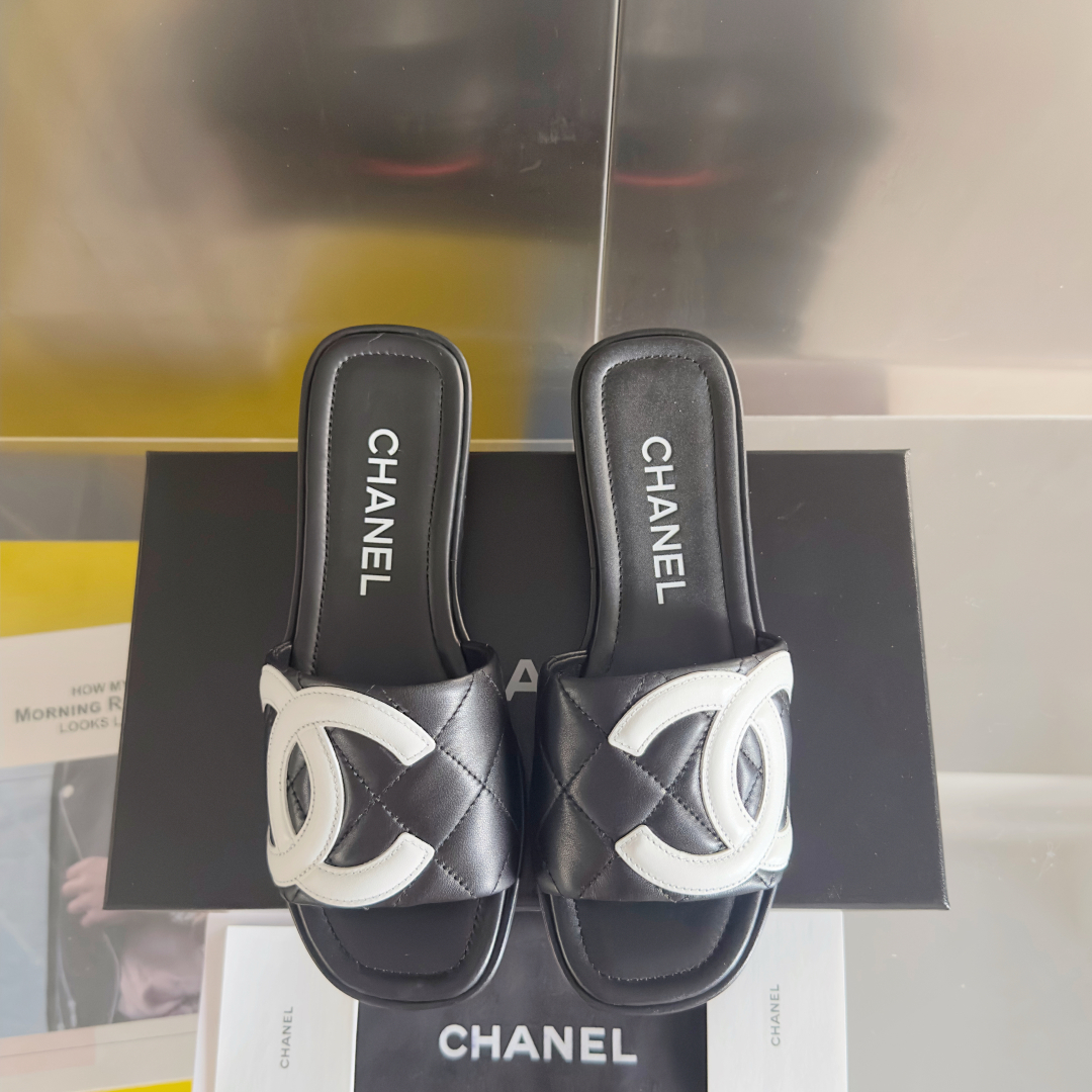 CH Cambon Wedge Sandals DD25072402