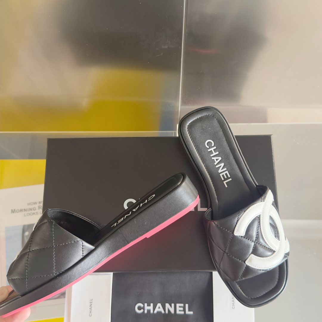 CH Cambon Wedge Sandals DD25072402