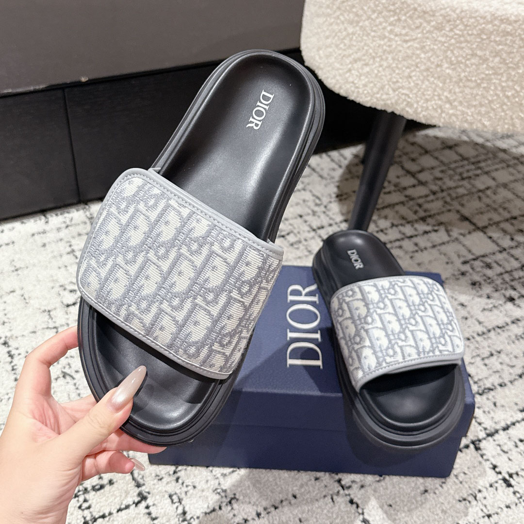 CD Aqua Men’s Slippers DD25072512