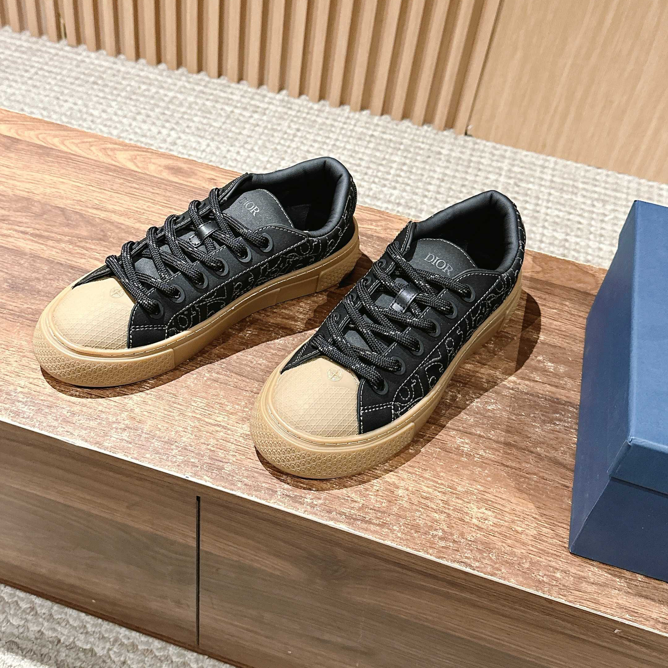 CD x Stone Island B33 Sneakers DD25072501