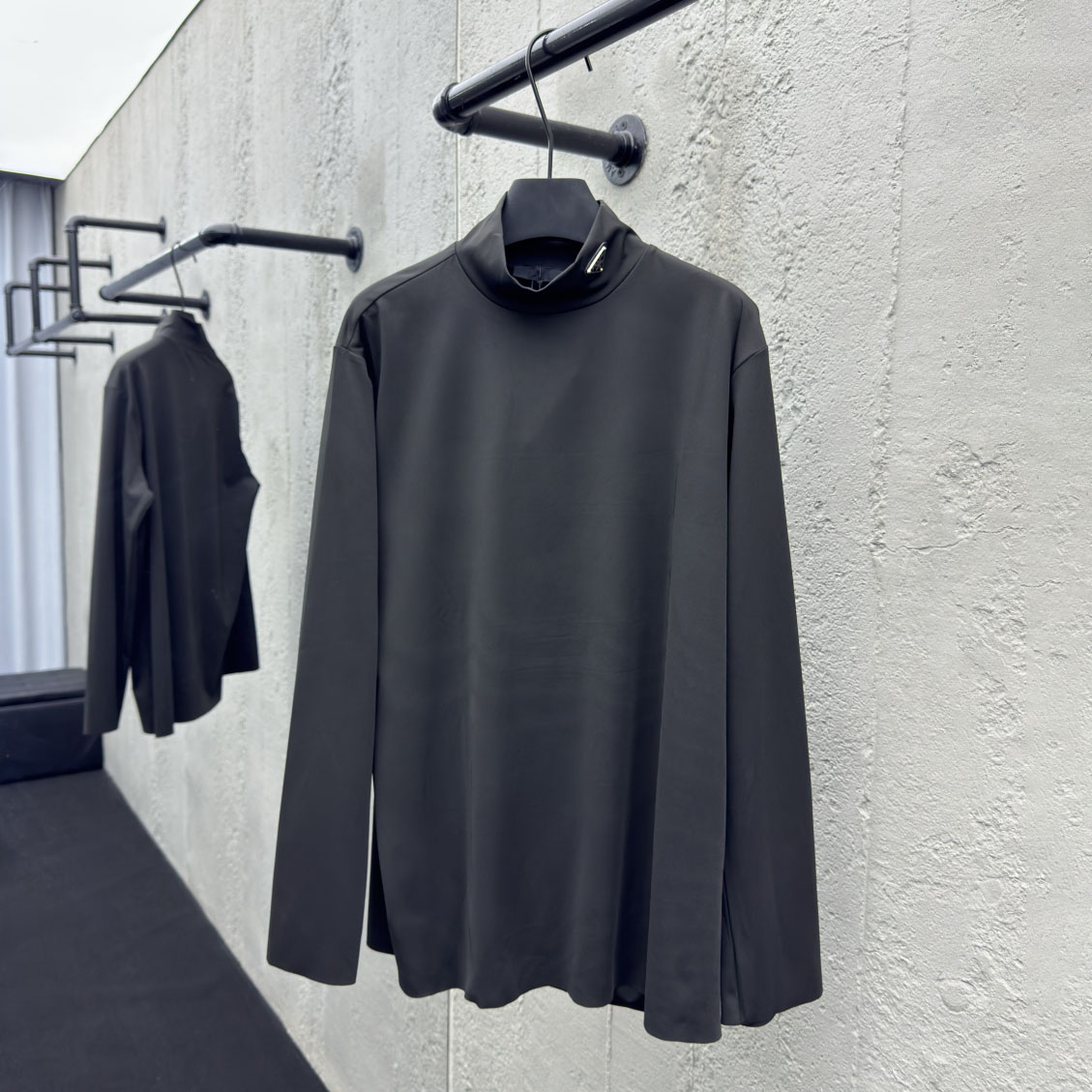 PRA Triangle Logo Turtleneck – Where Luxury Meets Versatility DD25072709