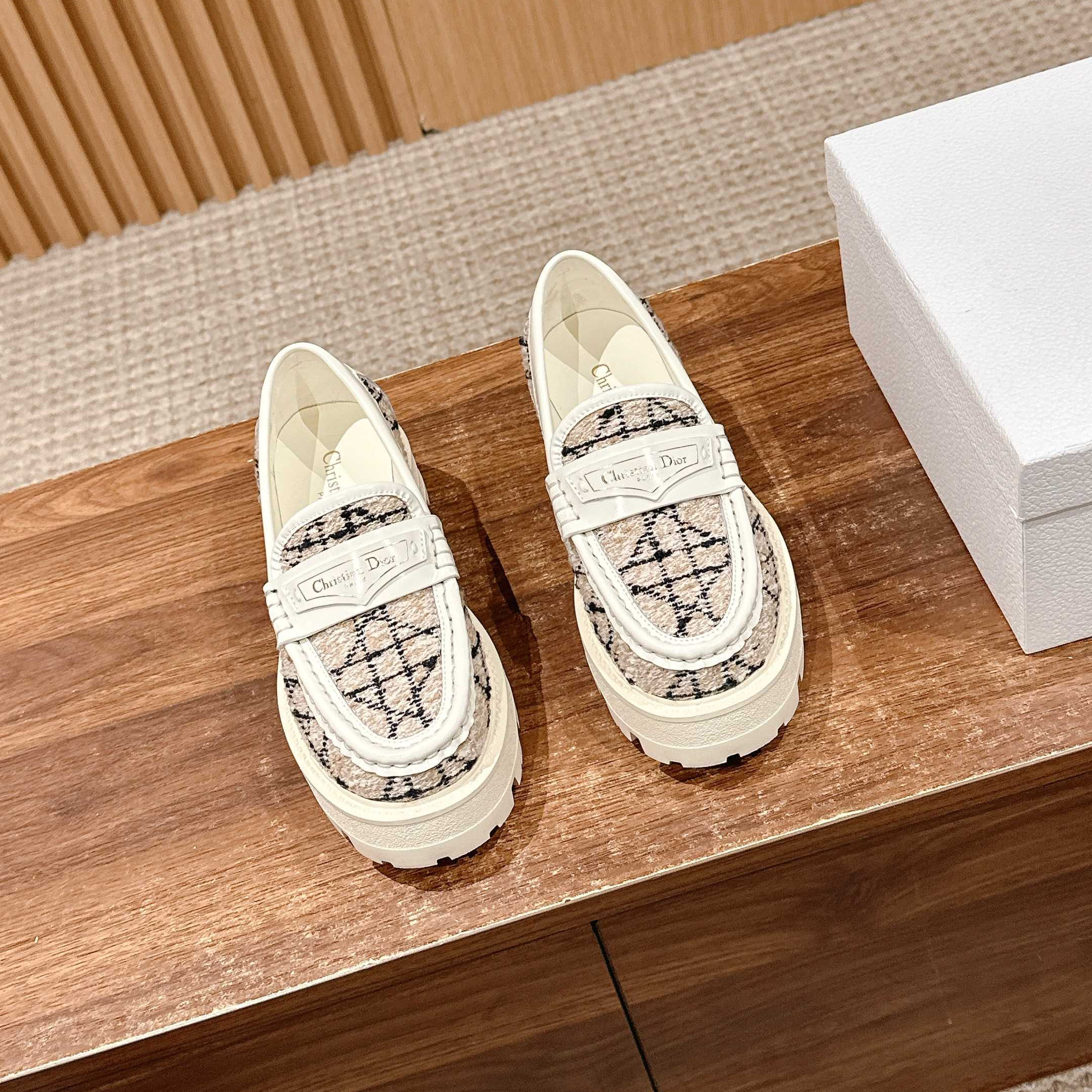 CD Christian 25New Loafers DD25072609