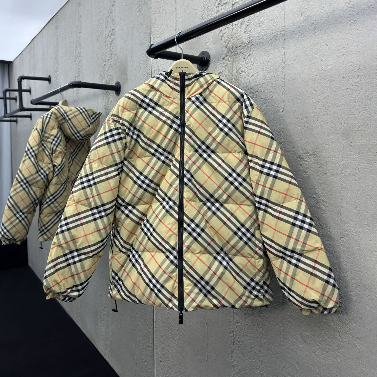 Bur Twill Check Reversible Down Jacket DD25072815