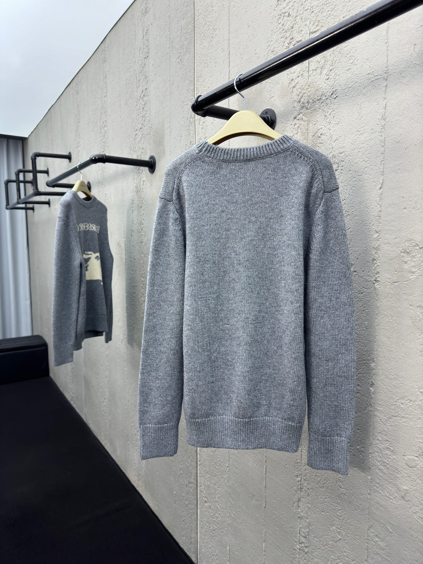 Bur Warhorse Emblem Cashmere Knit Sweater DD25072814