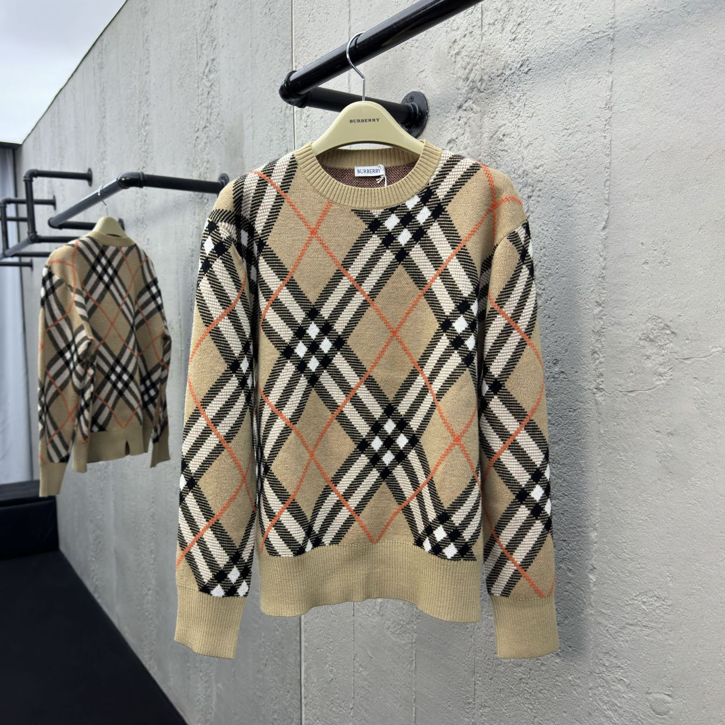 Bur Check Wool Knit Long-Sleeve DD25072817