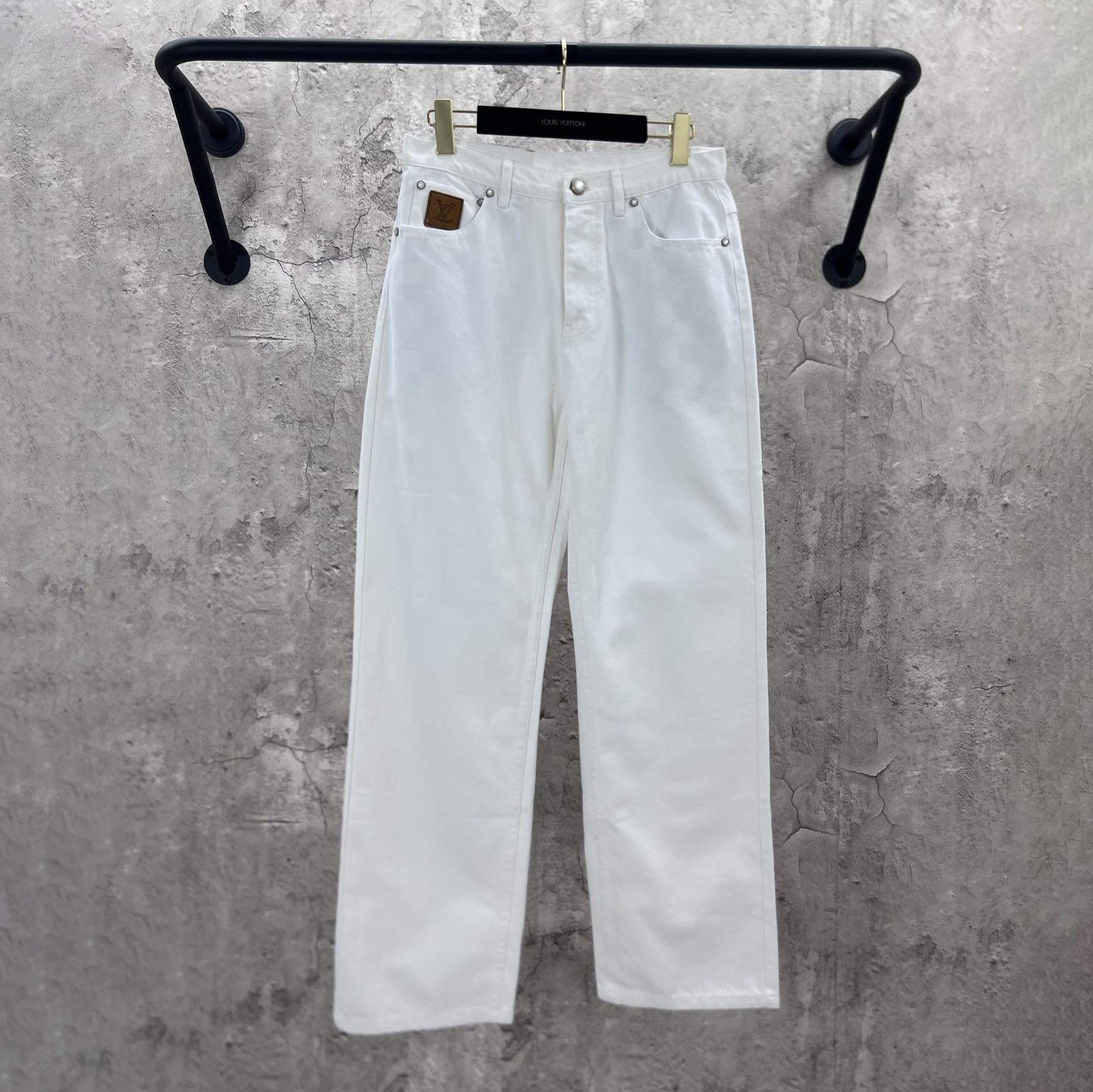 LV Men's Stylish Jeans DD25072914