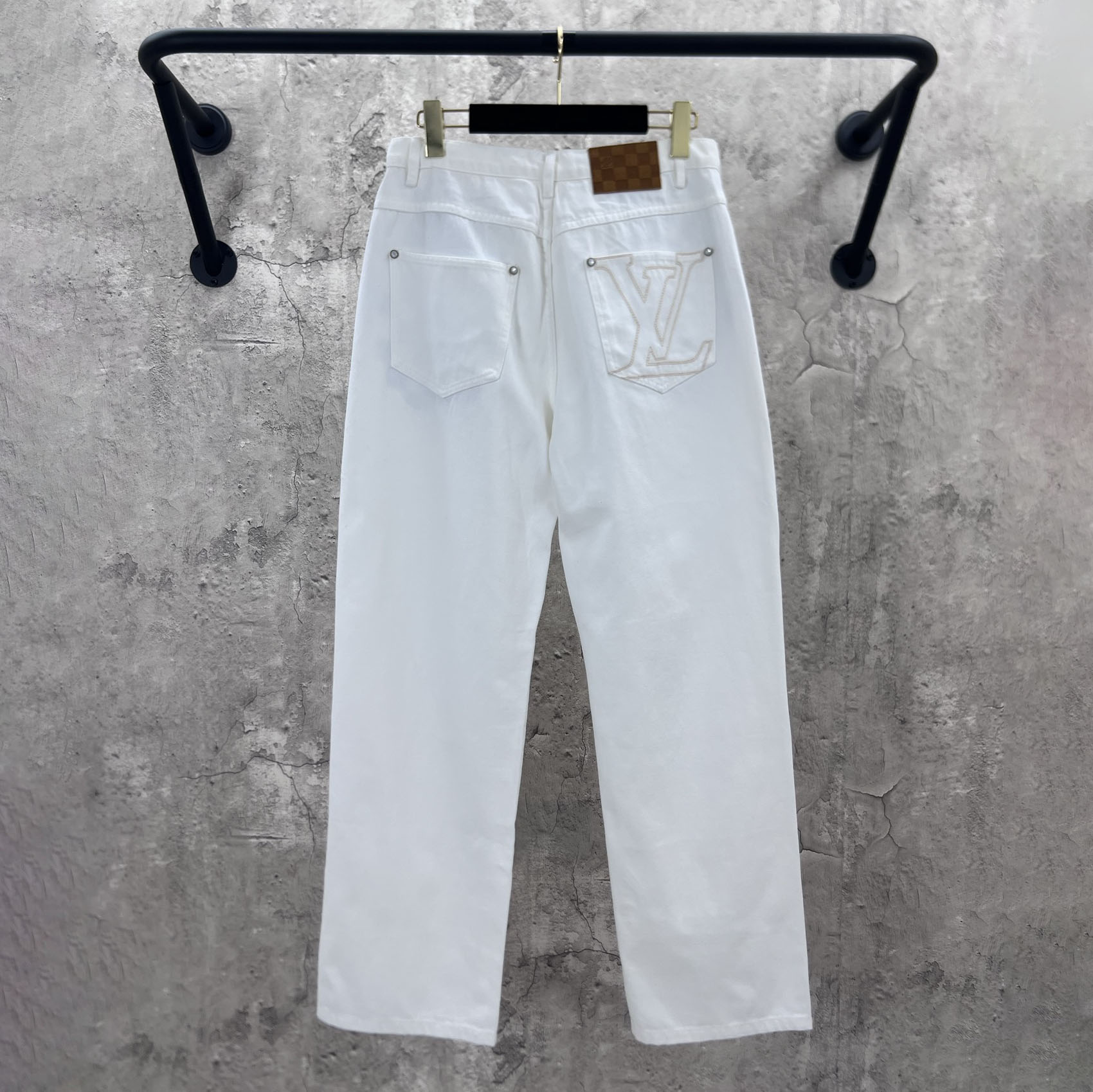 LV Men's Stylish Jeans DD25072914