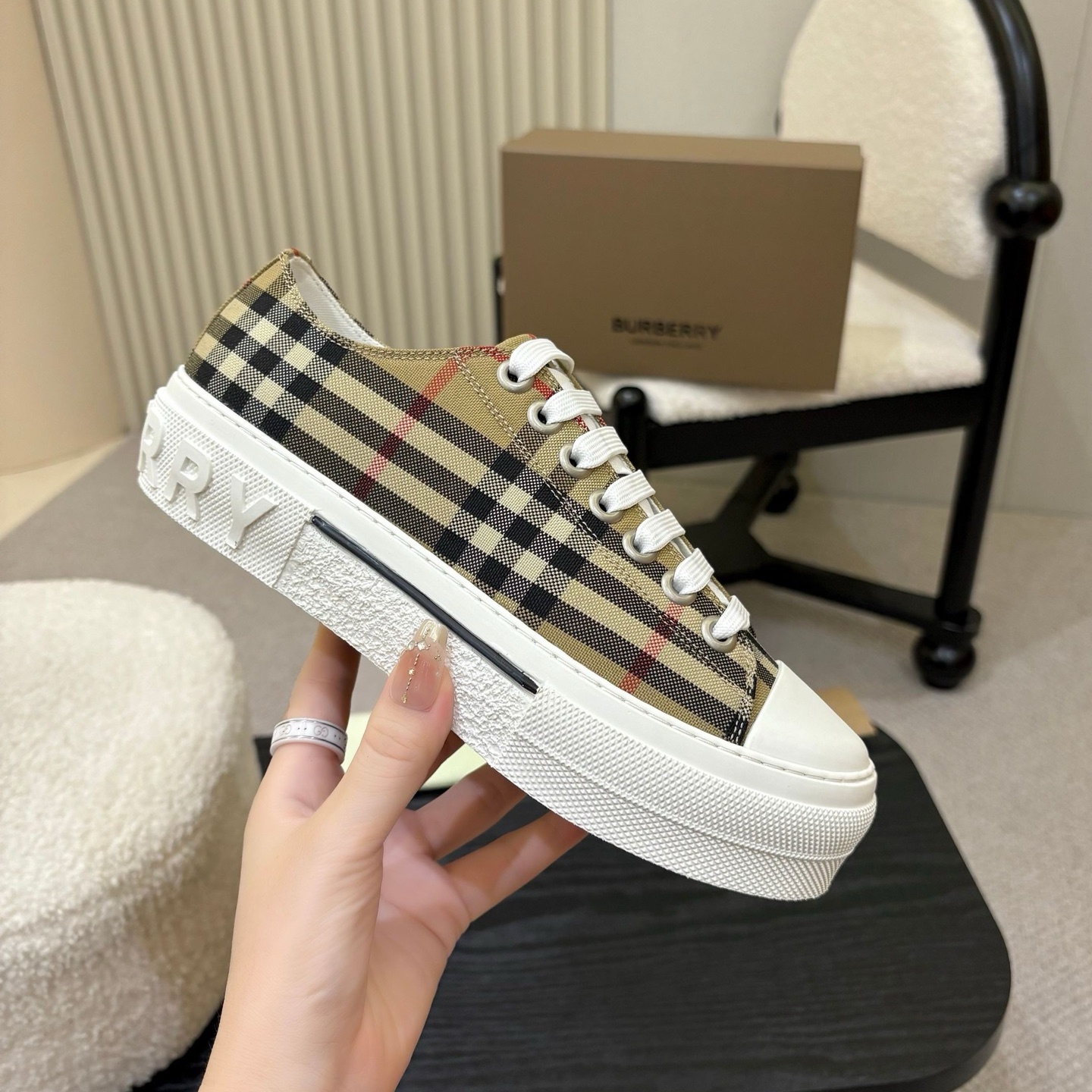 Bur Unisex Timeless Checks Cotton Shoes YV24073006