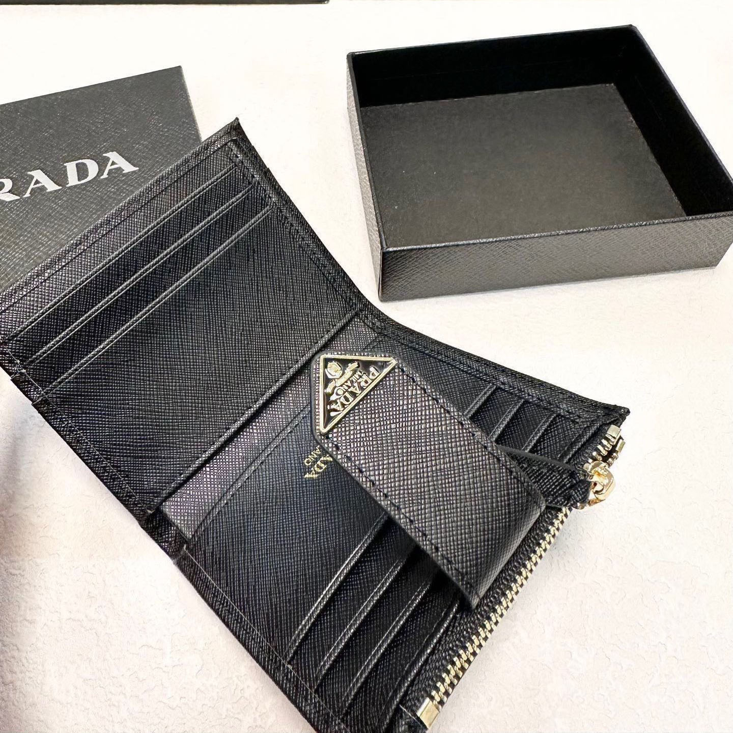 PRA Short Card Wallet BD25073101