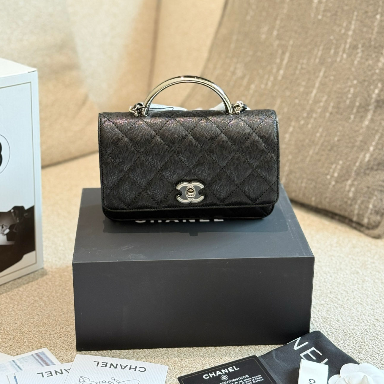 CH Woc Silver Handle Handbag DD25080601