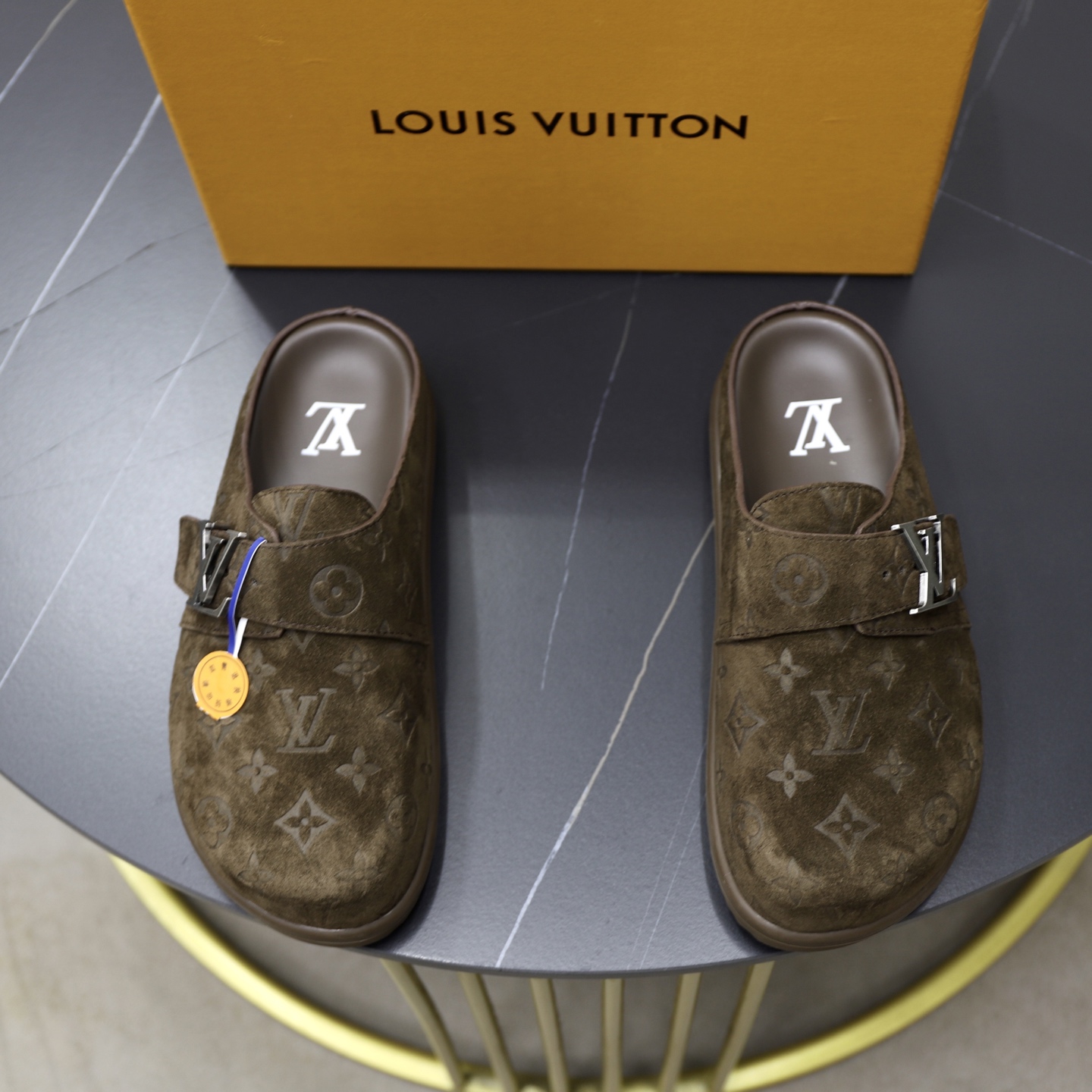 LV Men's Fashion Slippers DD25081312