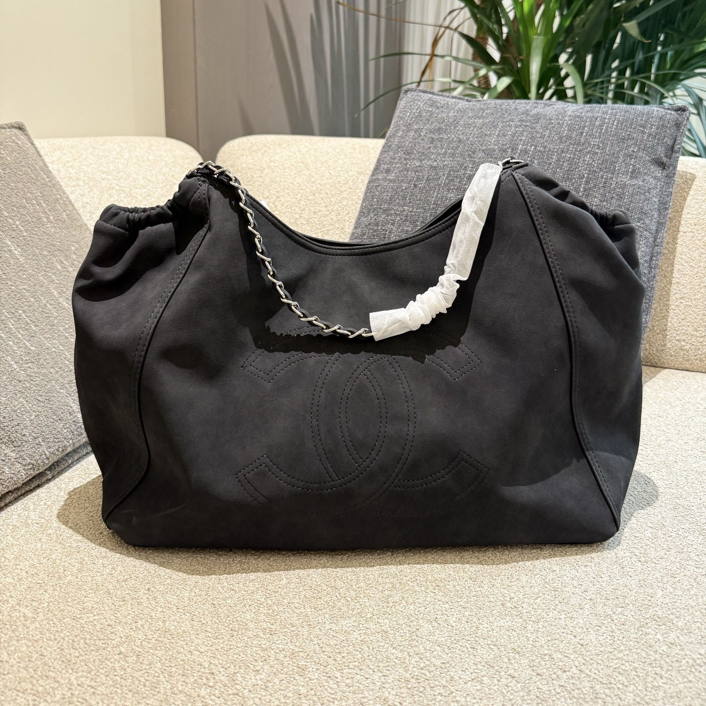 CH Large Tote Bag DD25081304