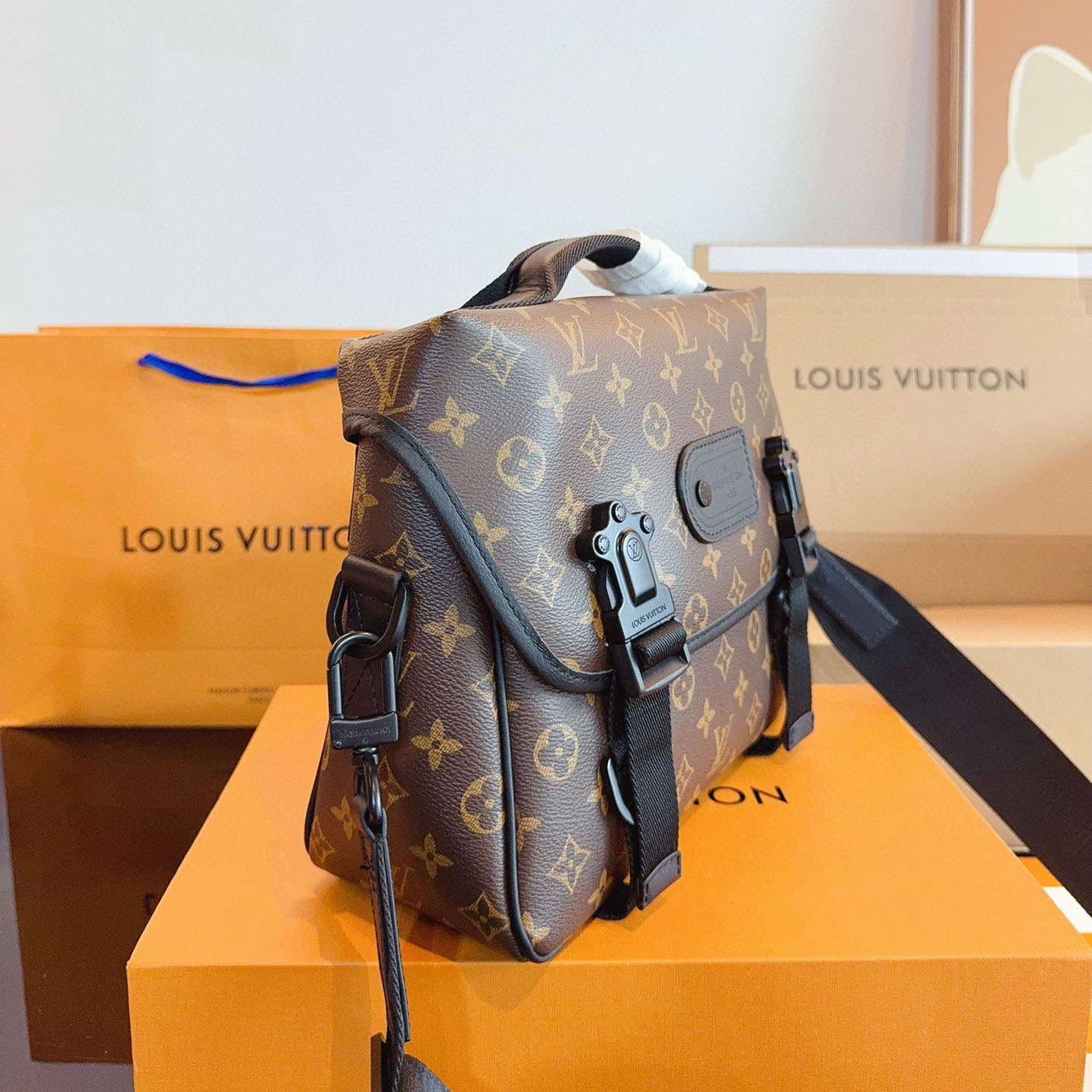 LV Classic Versatile Shoulder Bag XX25081423