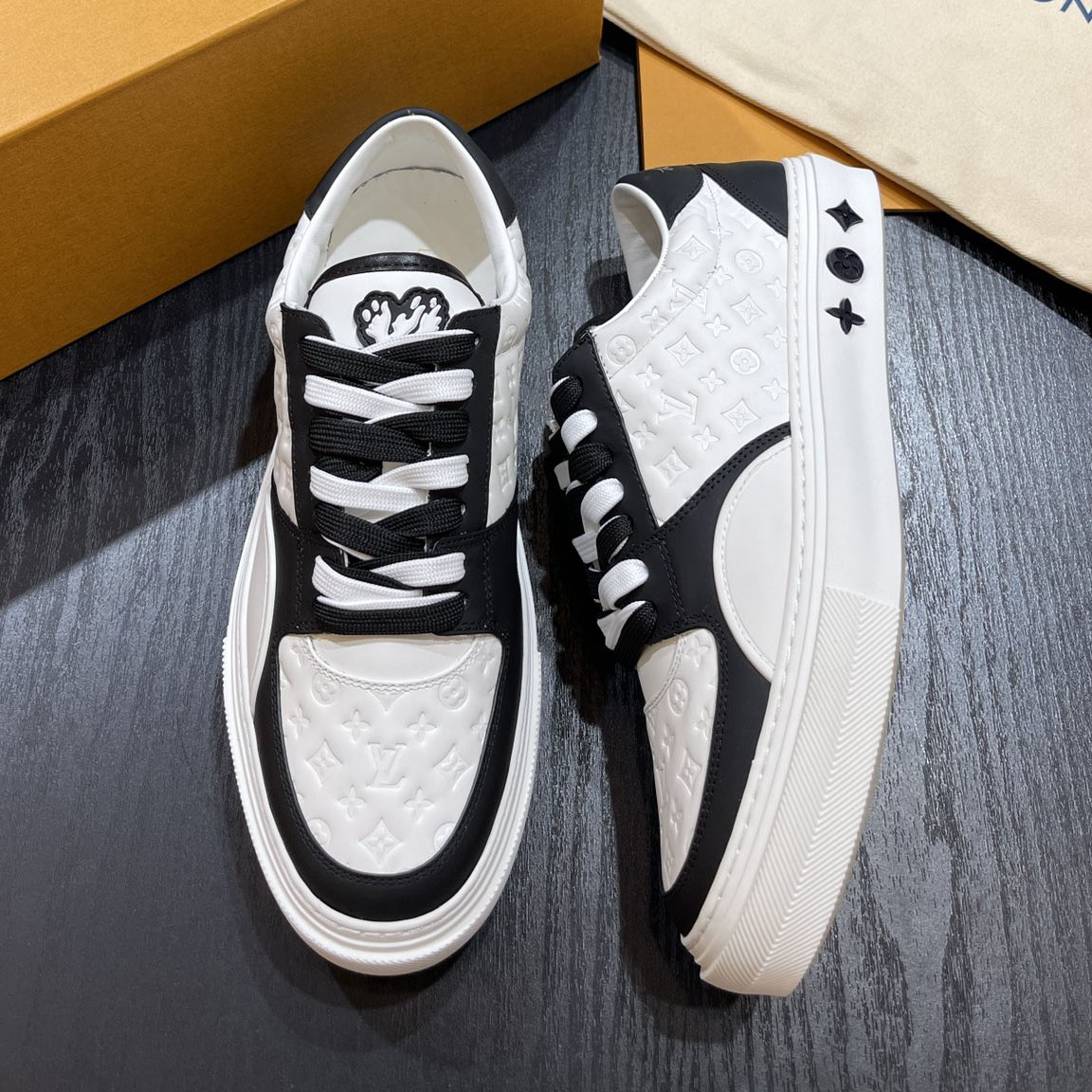LV Classic Men's Embossed Sneaker XX25081149