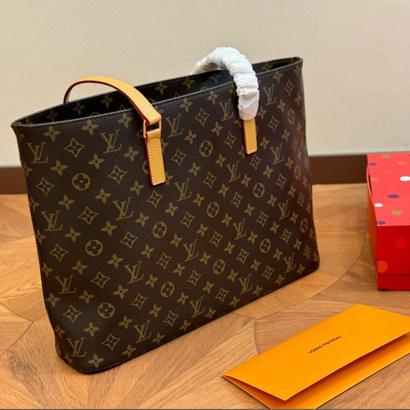 LV 24 Large Capacity Tote AM25081303