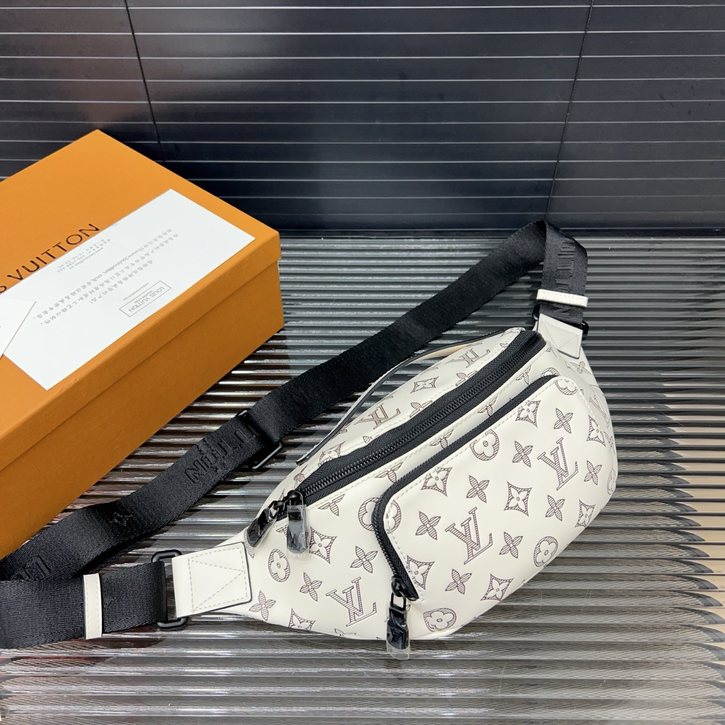 LV Bumbag Chest Bag AM25081309