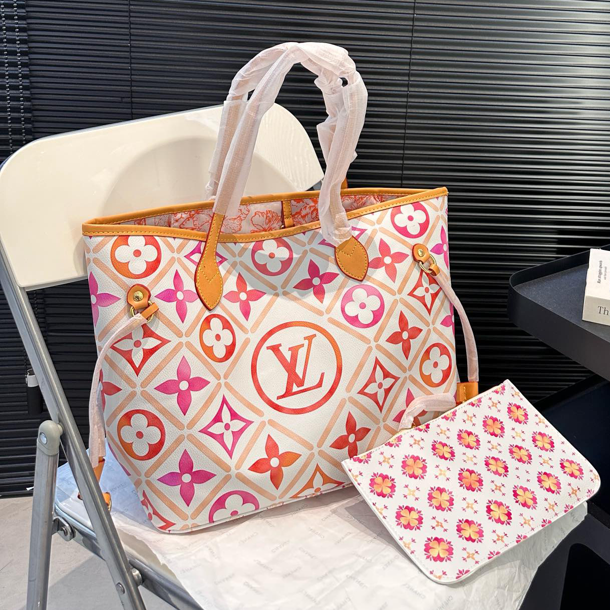 LV Neverfull Large Tote AM25081356