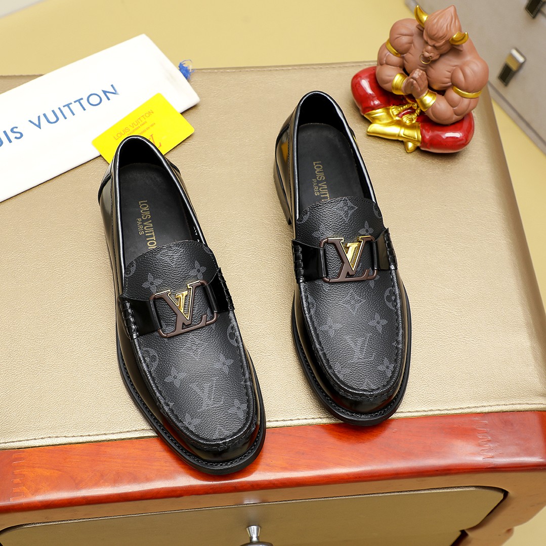 LV Classic Loafers XX25081132