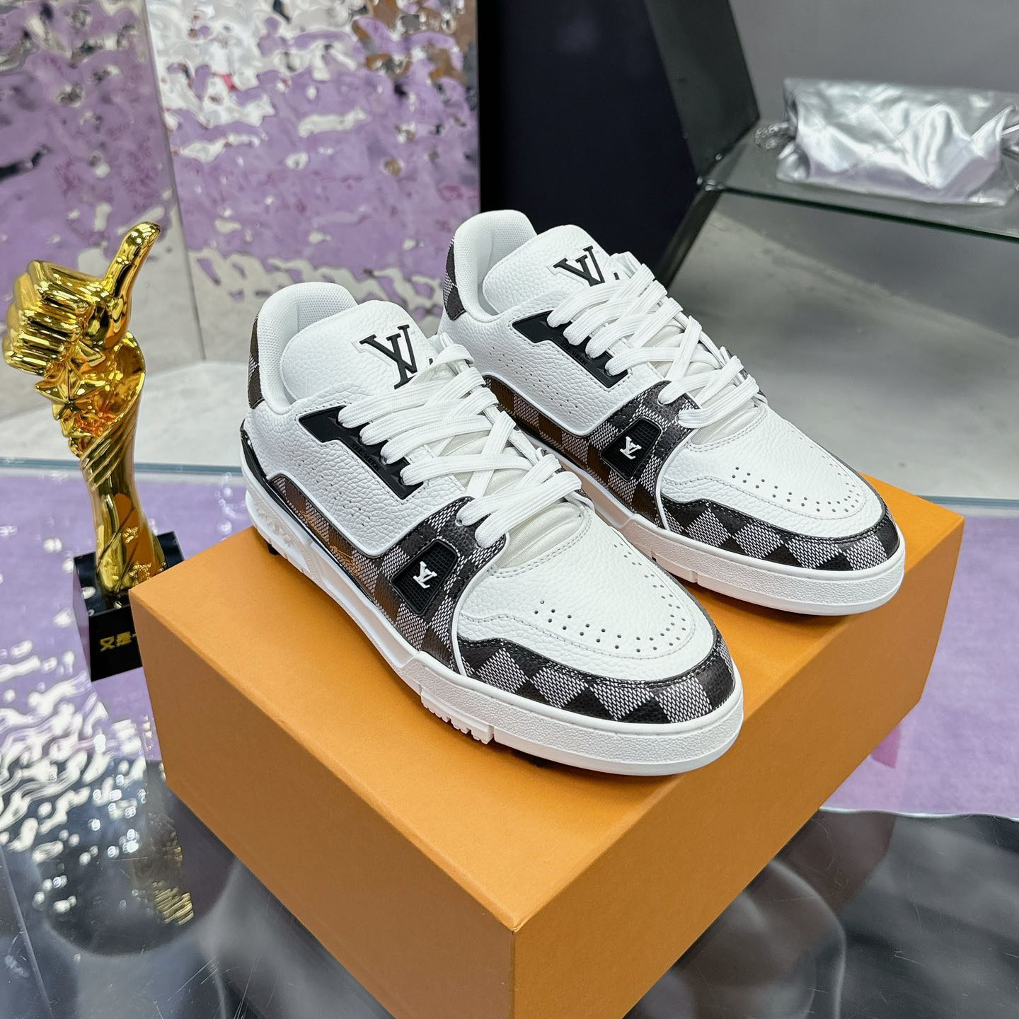 LV Classic Trainer #54 Sneaker XX25081134