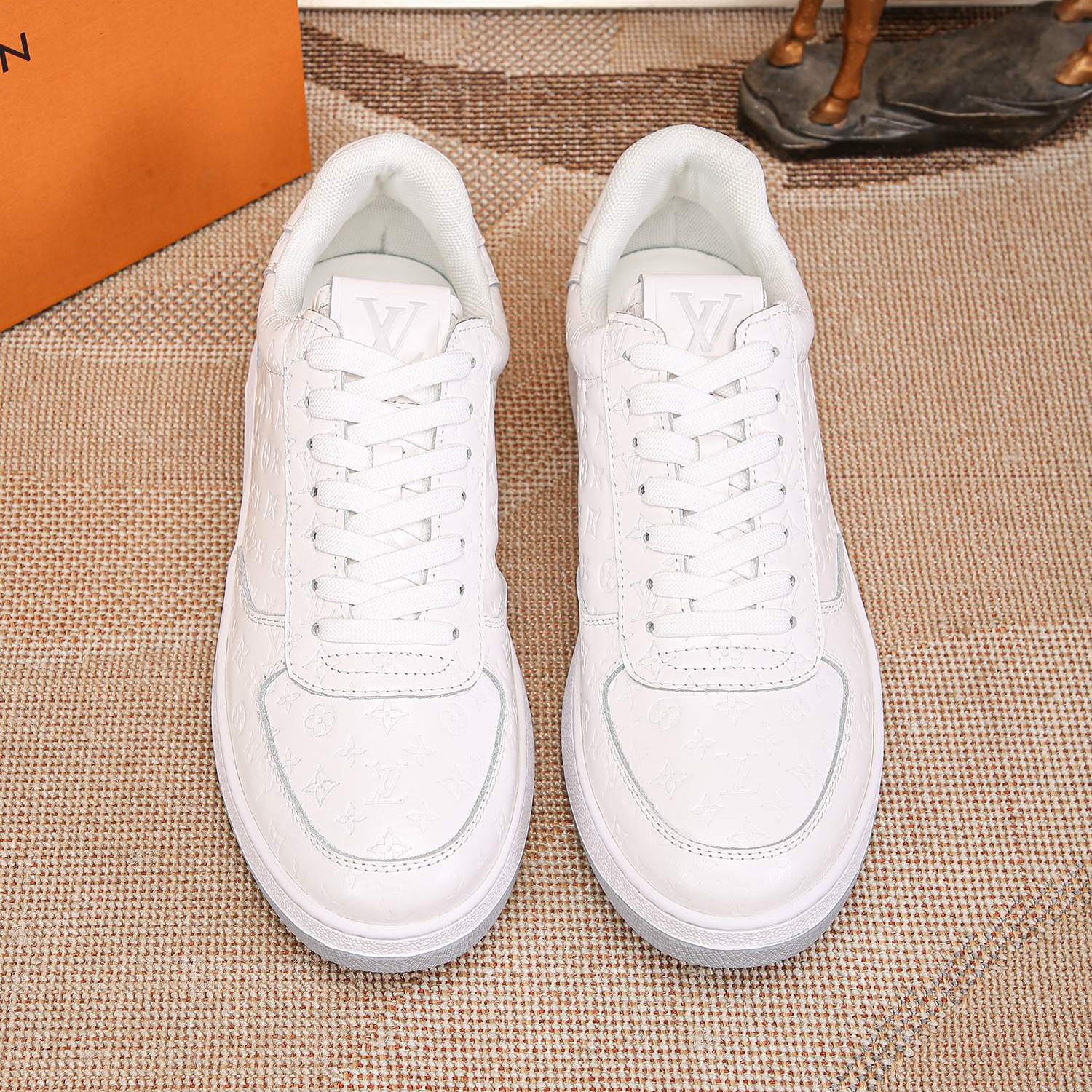 LV Classic Logo Embroidered Sneaker XX25081147