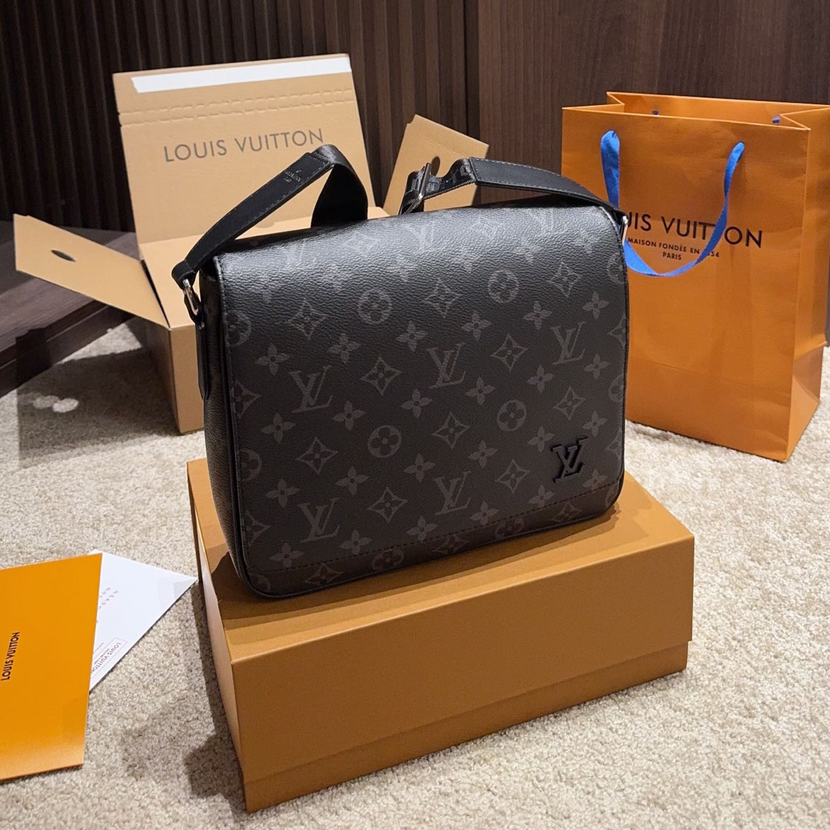 LV District PM Messenger Bag XX25081157