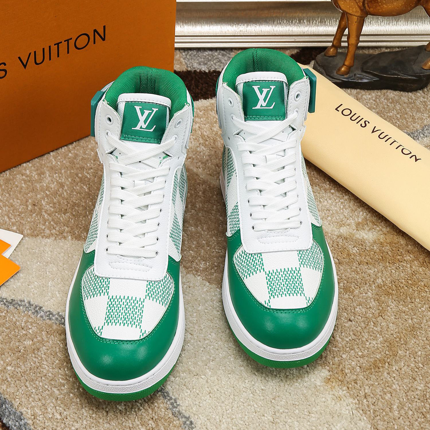 LV Fashion High-top Sneaker XX25081148