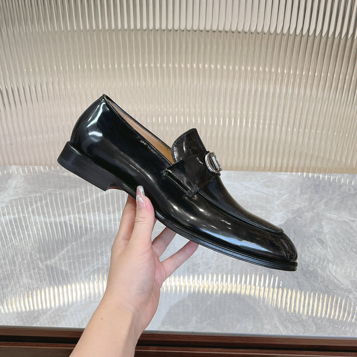 CD Classic Gradient Shiny Leather Shoes XX25081152