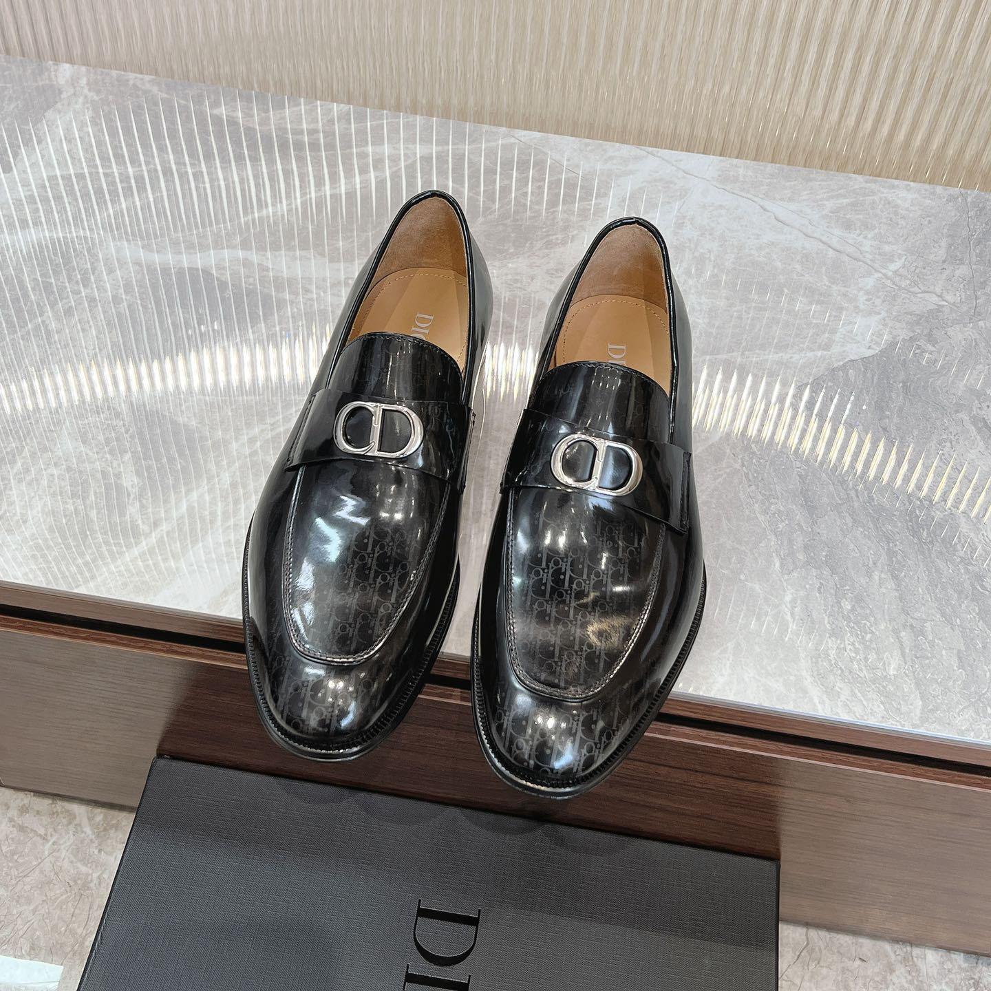 CD Classic Gradient Shiny Leather Shoes XX25081152