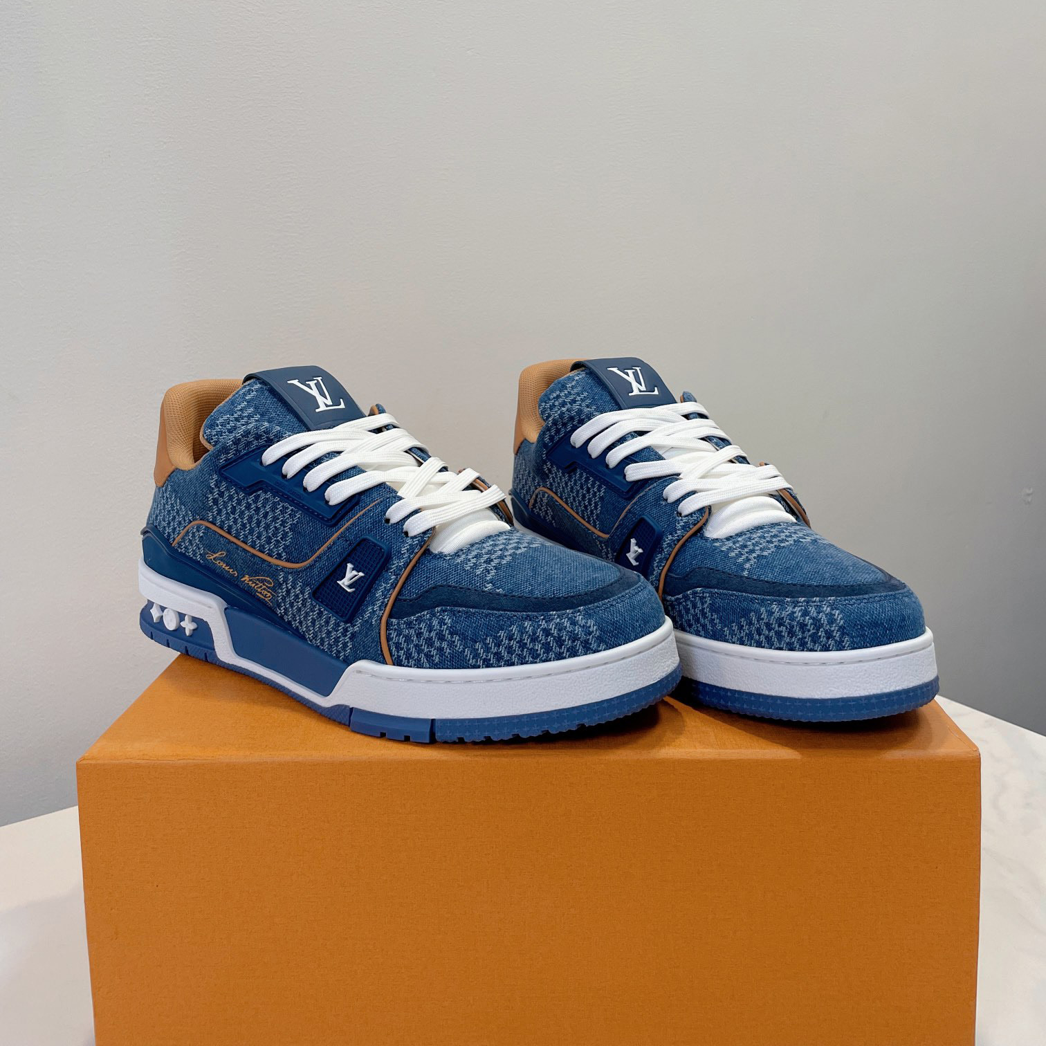 LV Trainer #54Sneaker AM25081337