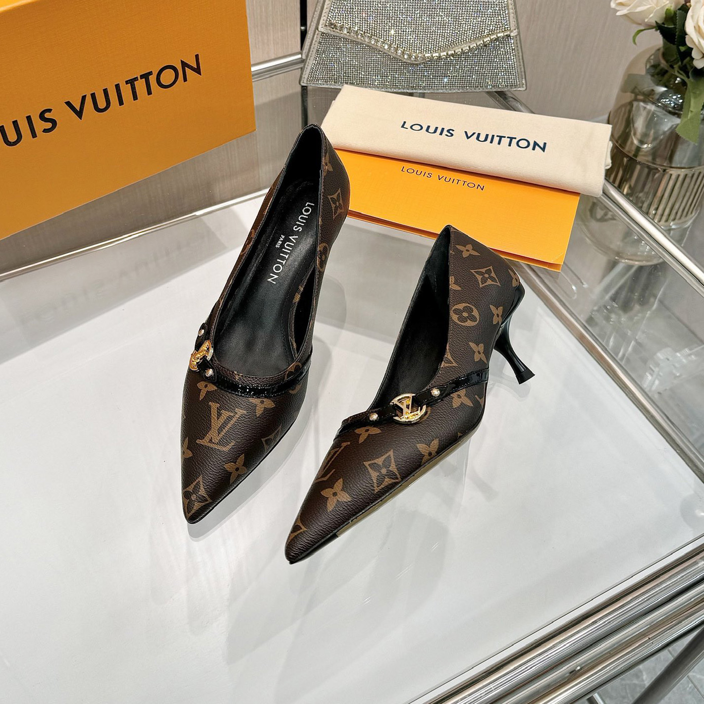 LV 25New Style Pointed Leather High Heels  AM25081329