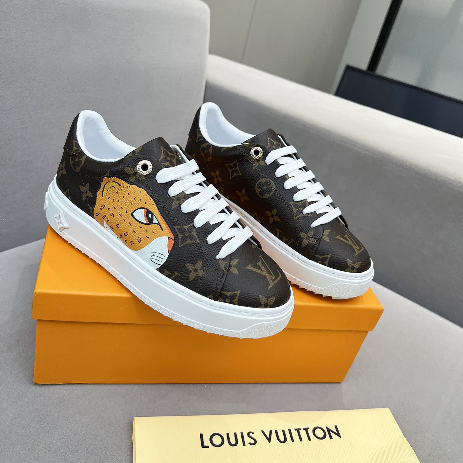 LV Time Out Series Graffiti Flats EF25081401