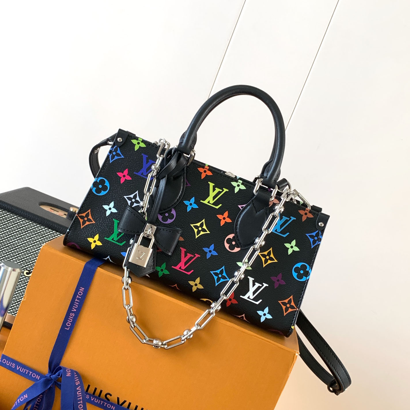 LV OnTheGo East West Handbag V25081437