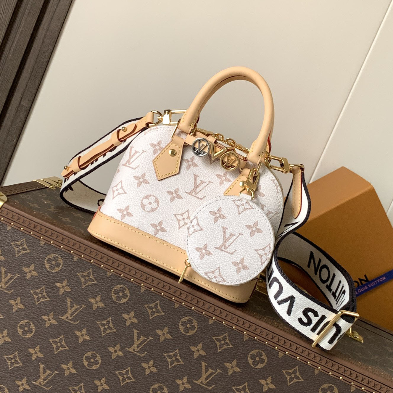 LV  Custom Series Alma Mini Handbag V25081411